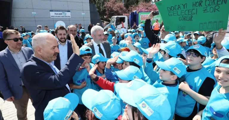 gebzede-ogrencilerden-sifir-atika-destek-yuruyusu-HaT7YiRf.webp