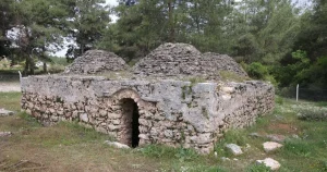 antalyada-dort-kubbeli-tarihi-su-sarnici-restore-edilecek-ceHwZQrJ.webp
