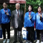 baskan-bozbey-bursanin-gururlariyla-bulustu-UaklNenT.webp