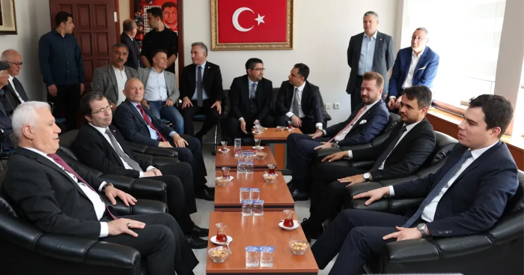 baskan-bozbey-orhanelilerle-bulustu-fvxcL1uB.webp