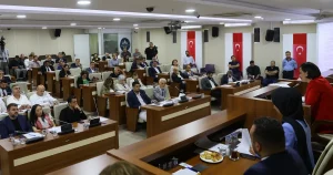 baskan-kinaydan-emek-ve-halk-vurgusu-i4p3lAea.webp