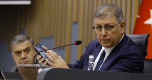 baskan-tugay-yetkiyi-merkeze-toplamak-tarihi-hata-frbakAHV.webp