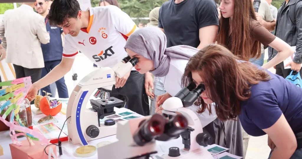 bilecikte-3-bilim-ve-kultur-senligine-coskulu-start-4rpBVuRk.webp