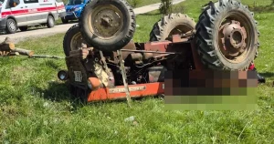 bilecikte-traktor-devrildi-surucu-yaralandi-4pBEPE8d.webp