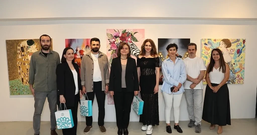 bursa-niluferde-yetiskinlerin-sergisi-izlenime-acildi-rJdaaVUp.webp
