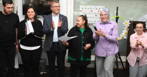 bursa-osmangazide-ozel-gereksinimli-bireyler-cok-mutlu-pl97CcMS.webp