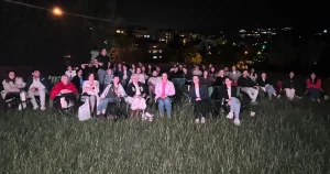 bursada-acik-hava-film-gosterimi-ile-serebral-palsili-bireylere-destek-lIJjpBYN.webp