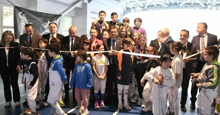 bursada-osmangazi-belediyesinden-eskrim-salonu-nHdnwIzb.webp