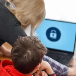cocuklari-dijital-dunyanin-risklerinden-koruyacagiz-NTdqJ3Wa.webp