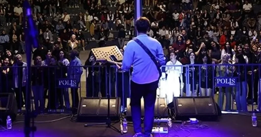 denizlide-genclik-konserleri-ile-bayram-coskusu-fWyS5jwZ.webp
