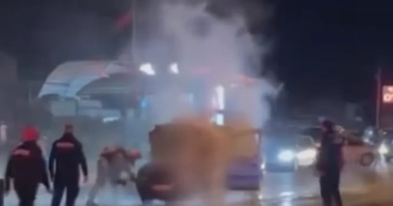 duzcede-bir-arac-yangini-daha-fFG7OrZl.webp