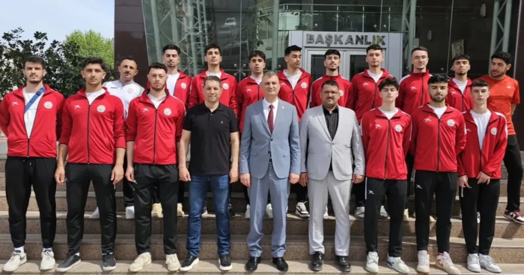 golcuklu-voleybolcularin-hedefi-turkiye-sampiyonasi-t69KjzC4.webp