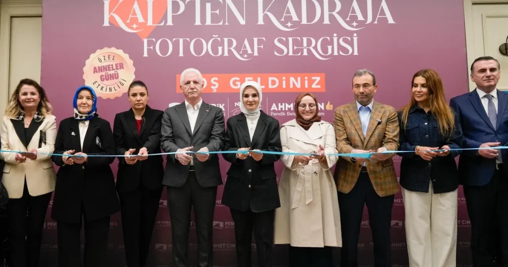 istanbul-pendikte-kalpten-kadraja-sergisi-acildi-zTFHpOOZ.webp