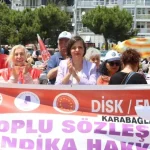 izmir-karabaglarda-kadina-siddete-isyan-cJnZWJxb.webp