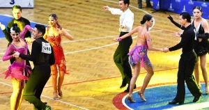 izmirde-danscilarin-kiyasiya-rekabeti-rDcBFRKA.webp