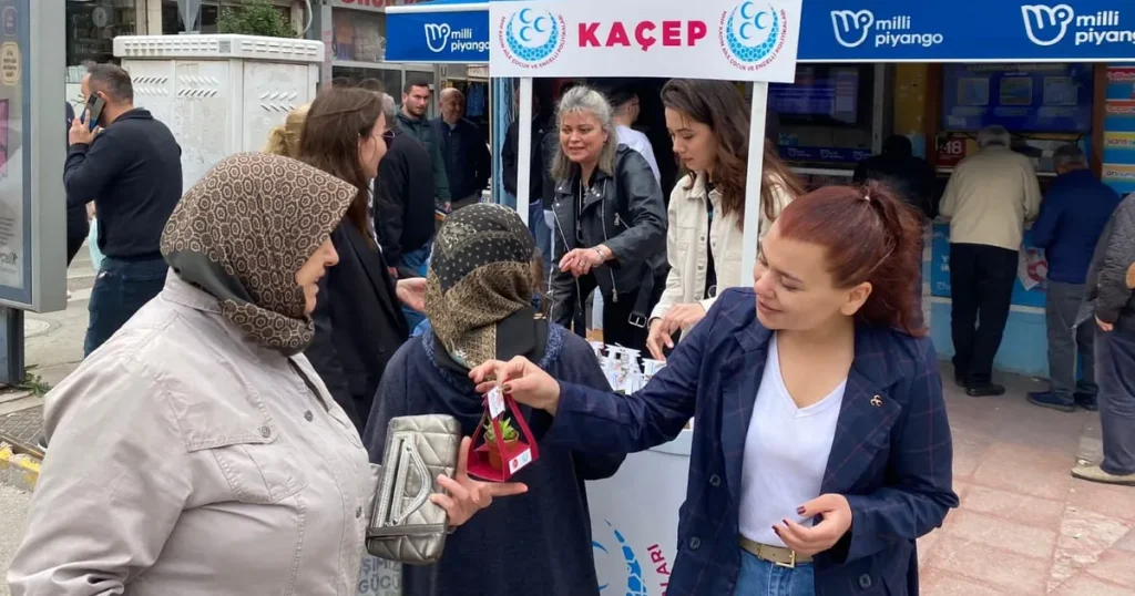 kacepten-anneler-gunune-ozel-kutlama-tDUdmI9Y.webp