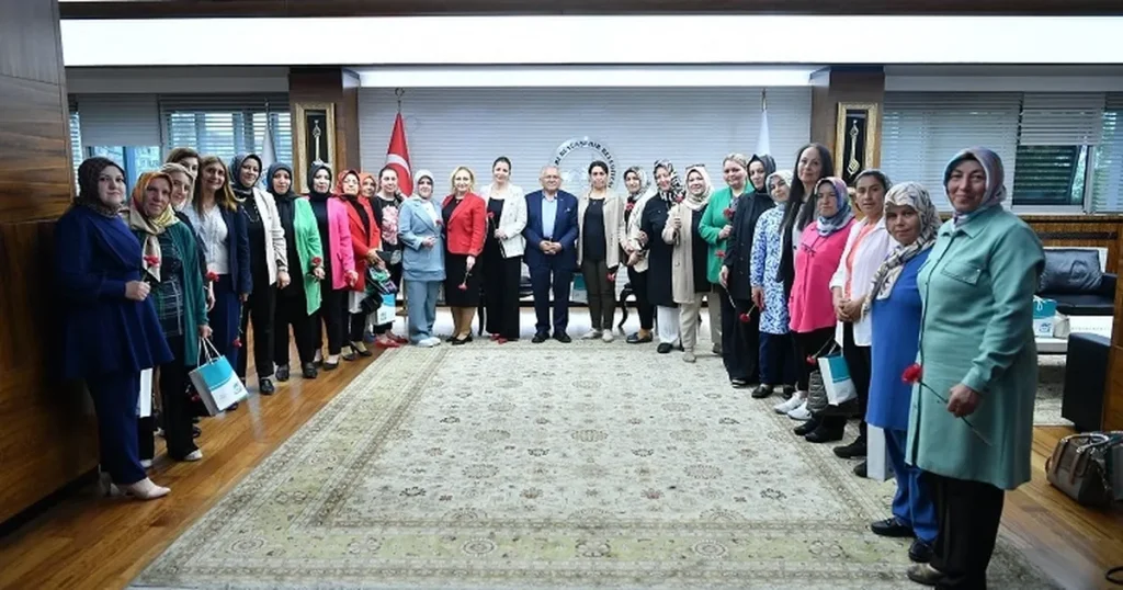 kayseri-buyuksehirden-kadin-muhtarlara-anneler-gunu-toplantisi-4BbZX82s.webp
