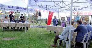 kayseri-talasta-vatandaslar-baskan-yalcina-soruyor-USGD5avA.webp