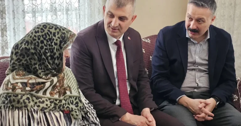 kocaeli-golcukten-annelere-anlamli-ziyaret-gujA1eAA.webp