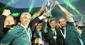 kocaeli-sampiyonluk-kupasini-kaldirdi-EPcgvTUG.webp