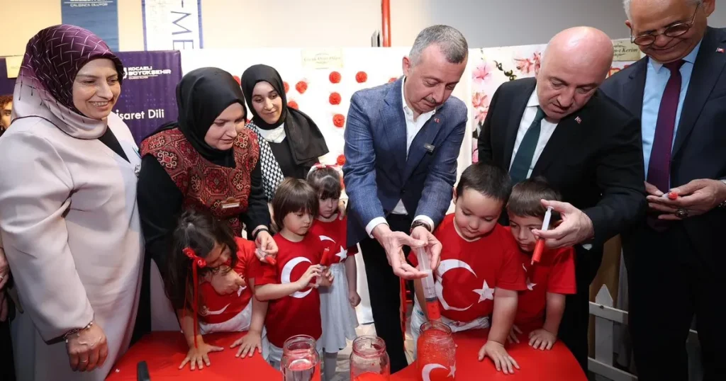 kocaelide-ko-mekin-eserleri-goz-kamastirdi-37IJjCL9.webp