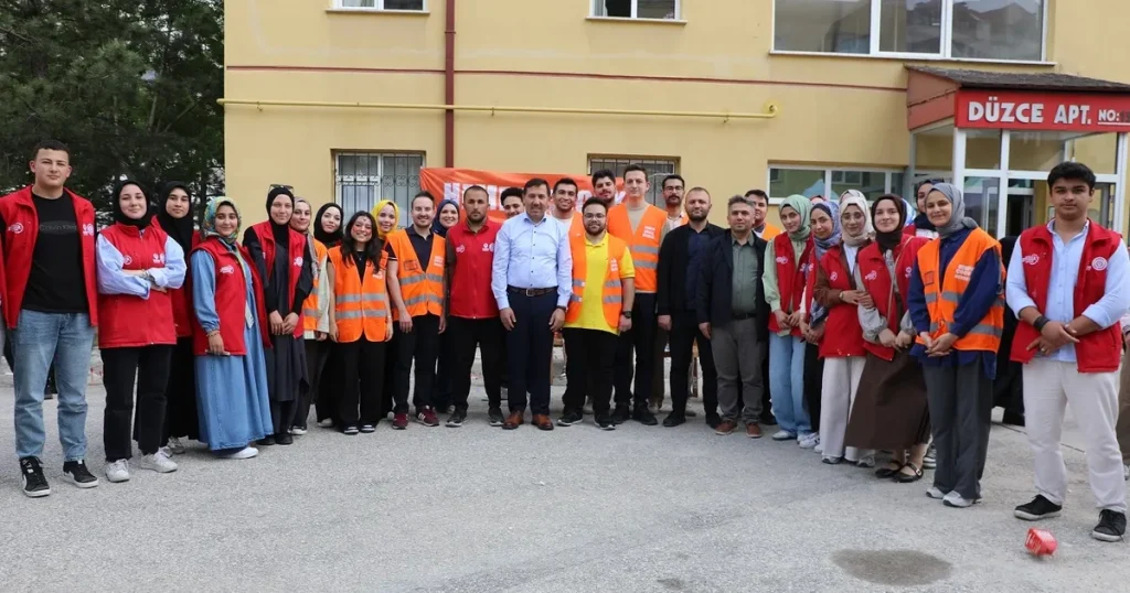 konya-karatayda-cocuklar-aileleriyle-bulustu-YyVVaWlq.webp