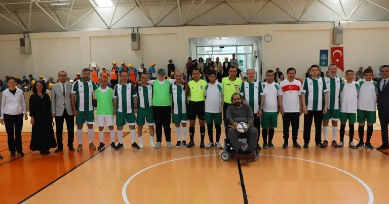 konya-karatayda-ozel-ogrenciler-futsalda-ter-doktu-LlcZIHMP.webp