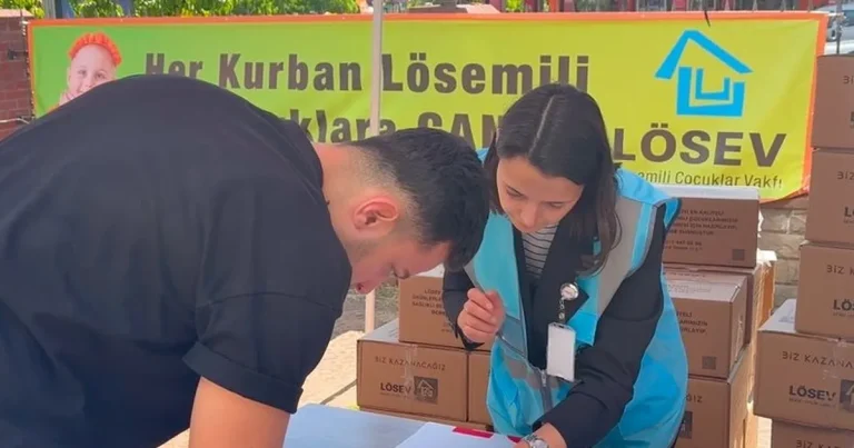 losev-istanbulda-mutluluk-paylastikca-cogaliyor-RZnlSaem.webp