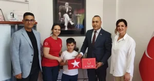 manisa-buyuksehir-sehit-suleyman-gurun-oglunun-ozel-gununu-unutmadi-UUPPz3Lh.webp