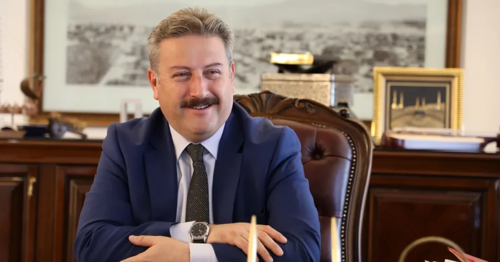 mustafa-palancioglundan-anneler-gunu-mesaji-XFedlwRJ.webp