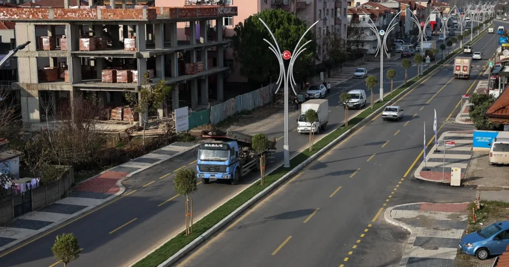 sakarya-buyuksehirden-sehrin-dort-bir-yanina-yesil-dokunus-UjLXDpUR.webp