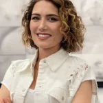 sema-ozevin-sanatin-yeni-dilini-teknolojiyle-kodluyorum-LN5XyWQV.webp