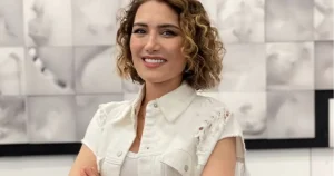 sema-ozevin-sanatin-yeni-dilini-teknolojiyle-kodluyorum-LN5XyWQV.webp