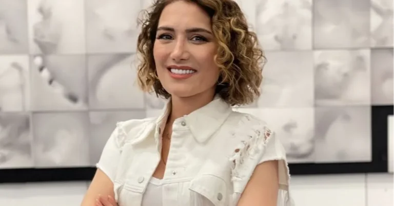 sema-ozevin-sanatin-yeni-dilini-teknolojiyle-kodluyorum-LN5XyWQV.webp