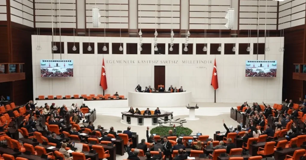 tbmmdeki-kanun-teklifinde-9-madde-daha-kabul-edildi-M8SLJsZx.webp