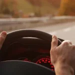 trafikte-guvenli-surus-icin-uc-altin-kural-dikkat-daginikligi-felakete-yol-aciyor-LmDggS6D.webp