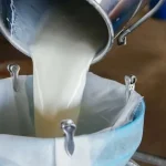 turkiyede-sut-uretimi-yukseliyor-martta-1-milyon-15-bin-ton-sut-toplandi-IGhspJbi.webp